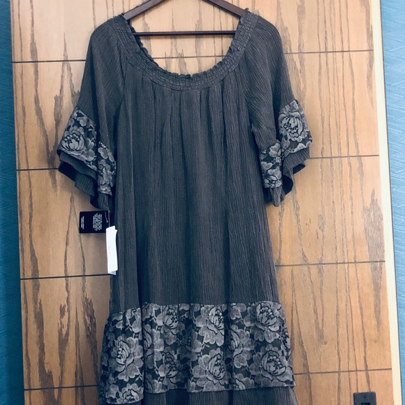 Robbie Bee Dress! - Picture 5 of 5